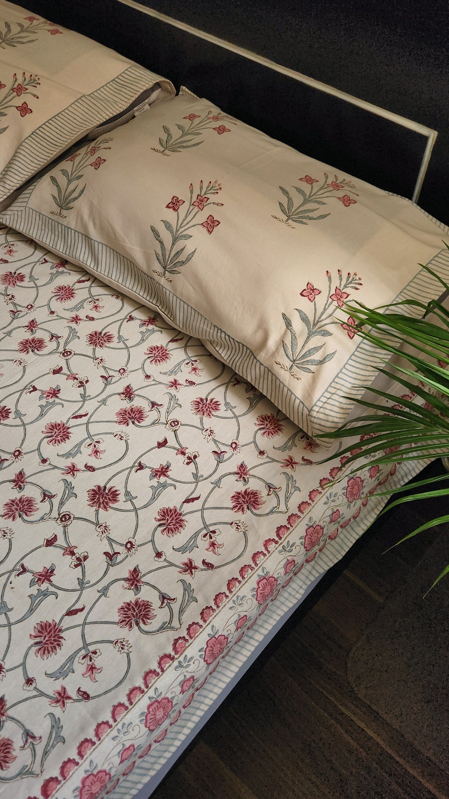 Pink floral jaal Handblock print bedsheet