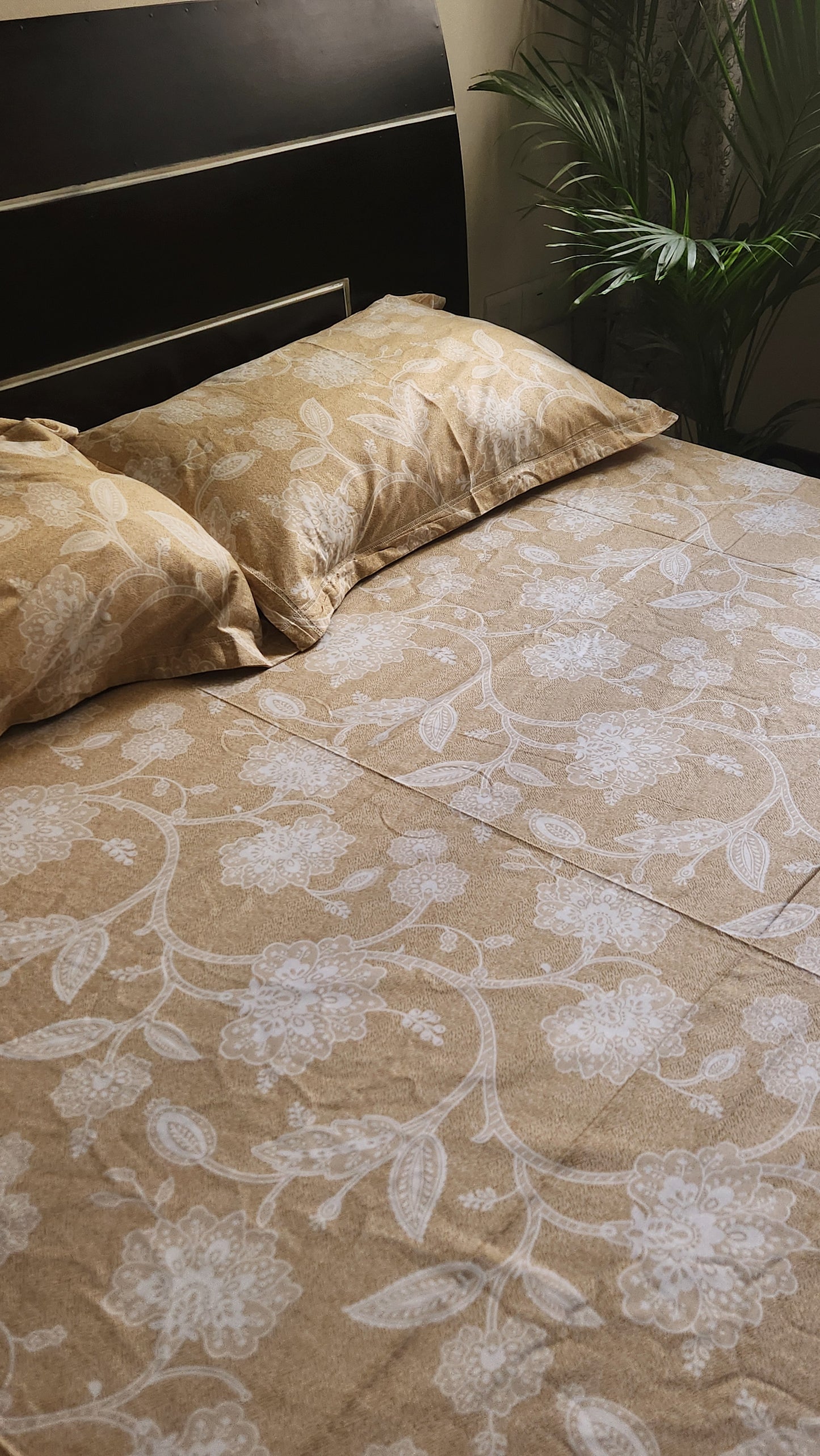 Chocolate floral bedsheet