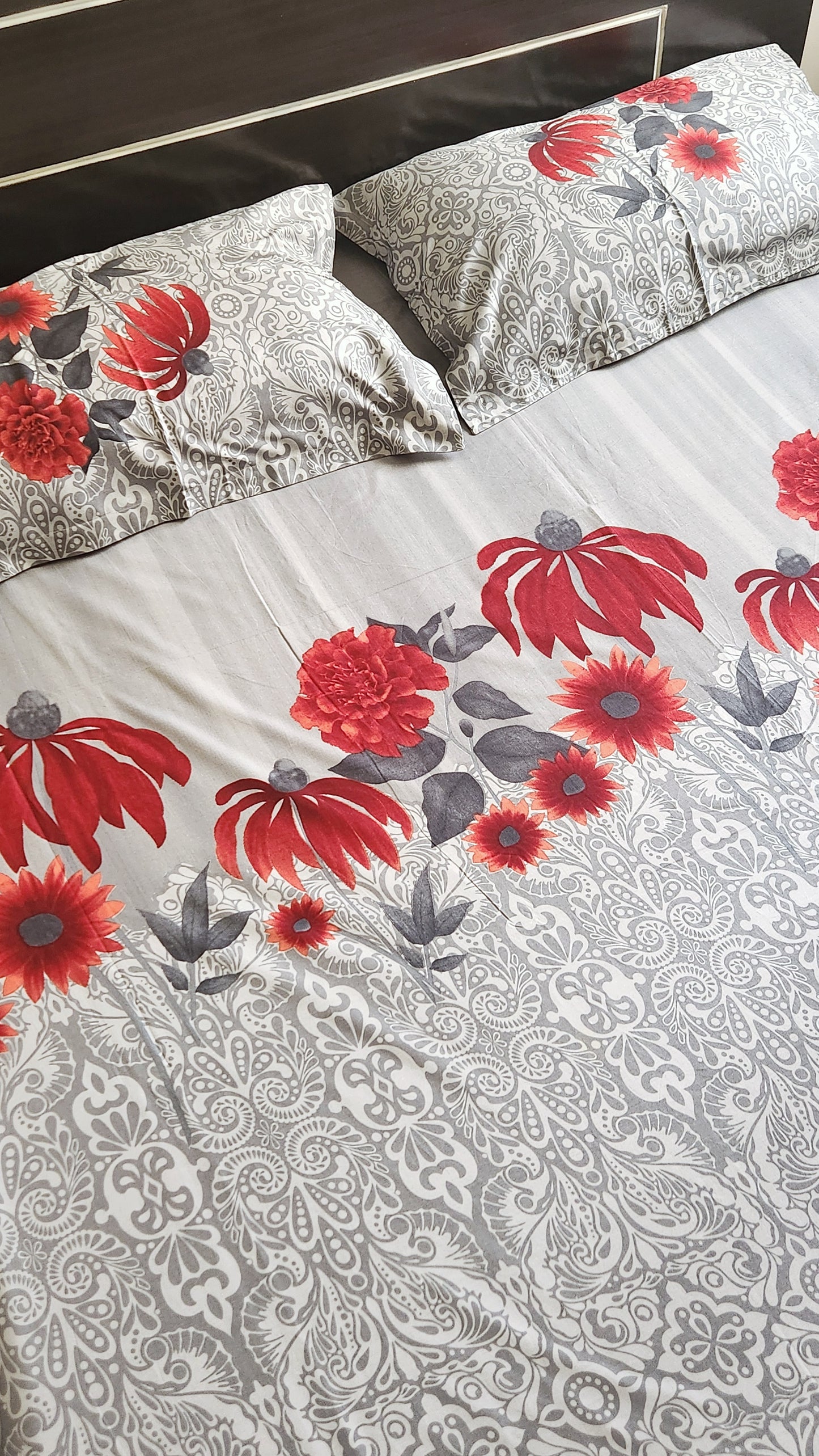 Crimson blossom reverie king bedsheet